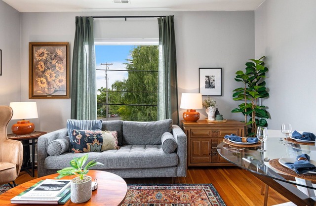 Walkable Neighborhood. King Bed. Central AC. Pet Friendly