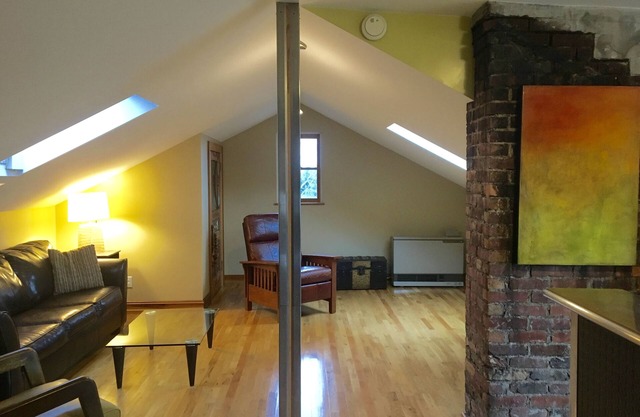 Walkable West AVL Treetops Private Loft Mtn Views Epic Sunsets Walk to Breweries