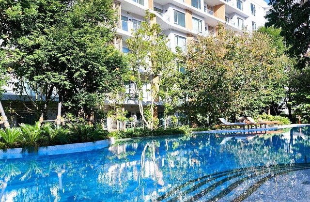 Walking distance from Central Phuket Floresta, 29 sqm condo, top floor.
