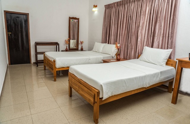 Walking distance to Galle City, Fort and the beach. Unawatuna beach is 6km away.