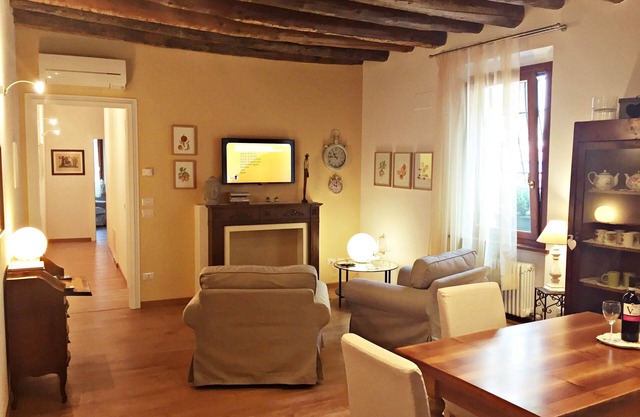 WALLACE LUXURY HOME - 023091-LOC-00487