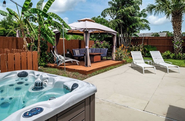 Wana Chill Spot w/Pool, Spa, Bar ,Ping Pong, BBQ