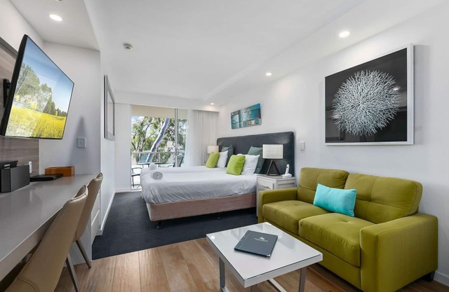 Wantima Hastings St Studio A/C Smart TV unlimited WiFi