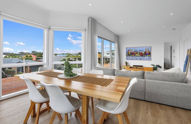 Waratah Place