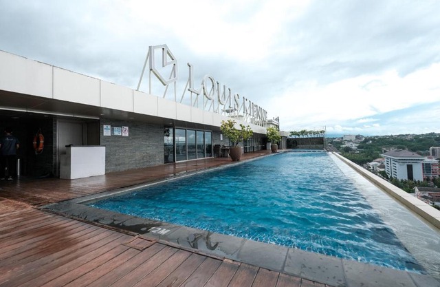 Warhol Residence at Louise Kienne Simpang Lima Semarang