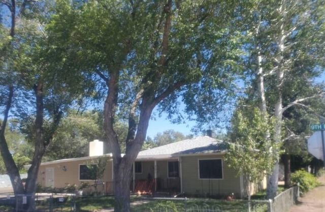 Warm 4 bedroom home in Downtown showlow