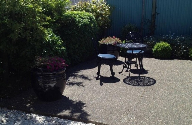 Warm Cottage by the Village. Windsor Invercargill