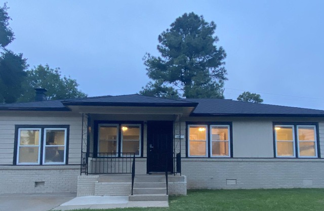 Warm Cozy Home on Spruce