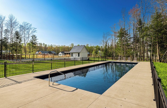Warm House in Brome Lake