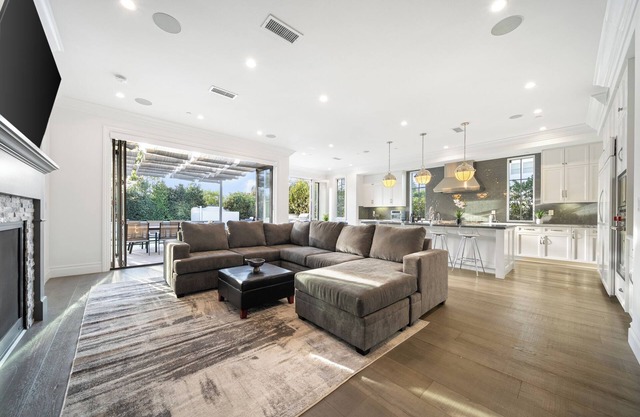 Warner: Lux 5BR LA Villa w/Pool & Fire Pit