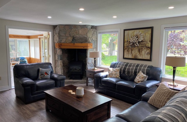 Wasaga Beach Water Front Country Styled Home Near Blue Mountain - Four Bedroom