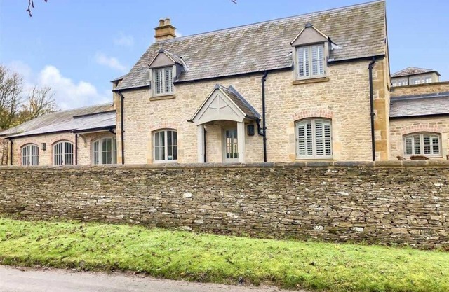 Washbrook Cottage - Hot Tub Packages Available
