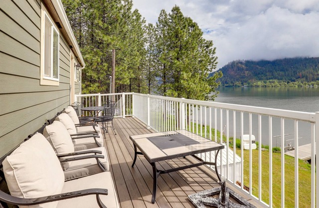 Washington House w/ Boat Dock & Water View
