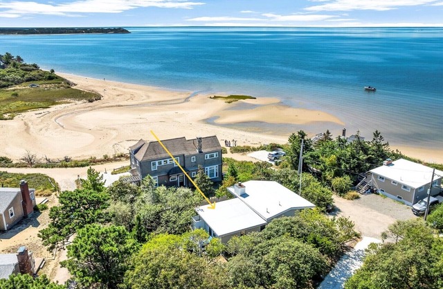 Water Facing Home on Hiawatha Beach (2246)