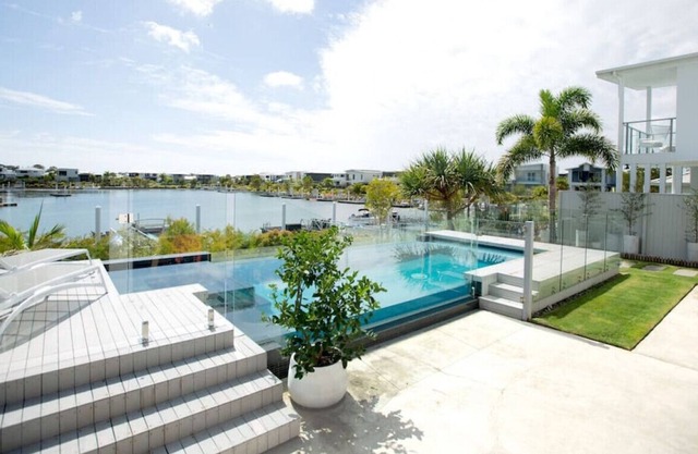Water front luxury on the canals