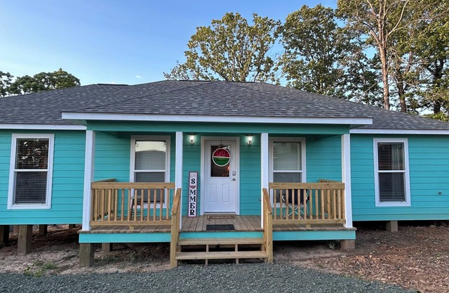 Water view 3-bedroom house on Toledo Bend Lake Zwolle LA with WiFi, AC, BBQ Pit