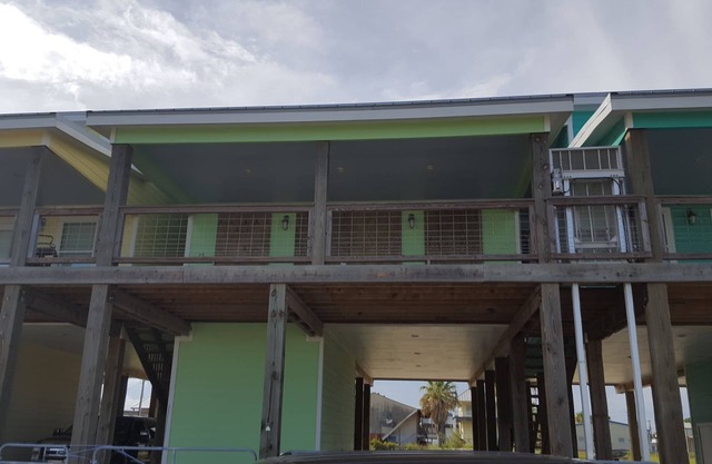 Water view condo in Port O' Connor that sleeps up to 6