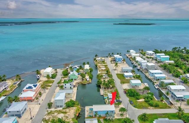 Water Views/Heated Swimming Pool/Hot Tub/Boat Dock