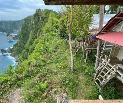 Waterfall Inn Sunset & Nature