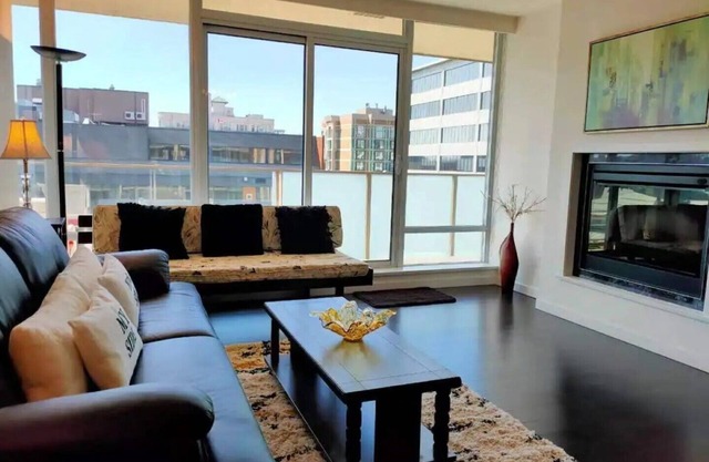 WaterFalls Hotel: Suite in "The Falls" Downtown with pool and free parking