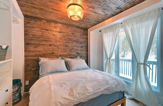 Waterfront Shabby Chic Chalet