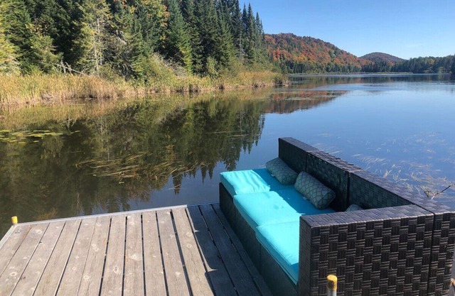 Waterfront Prestige in Nature with private Hot Tub