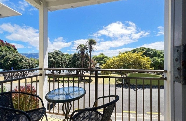 Waterfront 2-Bedroom Harbour View Apartment