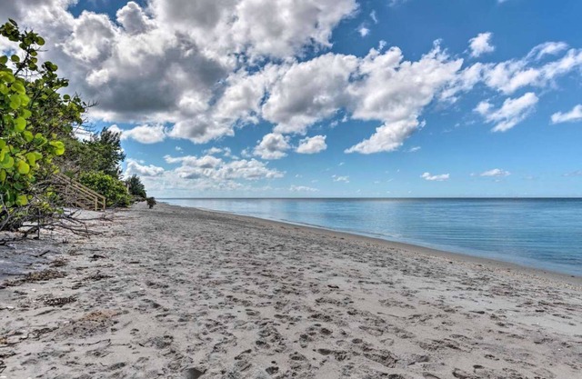 Waterfront-5 Steps to Private Beach-1+ BR-Pets OK-Kayaks-SUPs-Best Sharkteeth