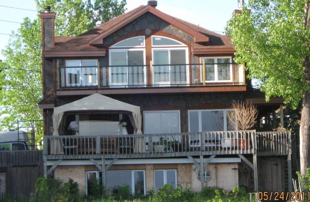 Waterfront Apartment 300742