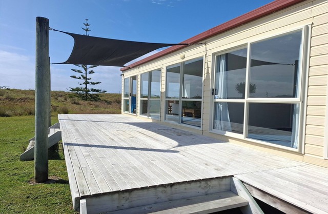 Waterfront at Tokerau Beach