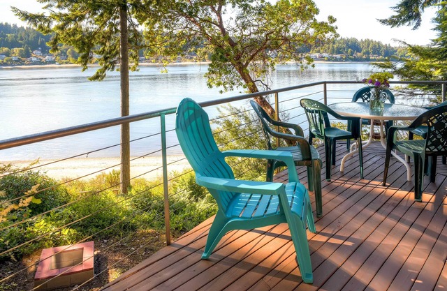 Waterfront Bainbridge Island Home: Stunning Views!