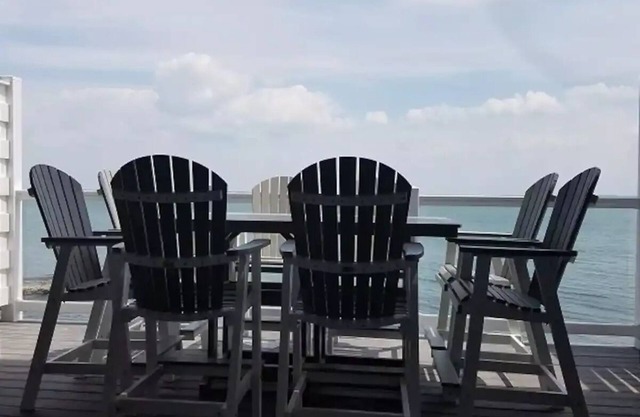 Waterfront Condo 204 Sleeps 12, 3 Baths 4 Bedroomsnn