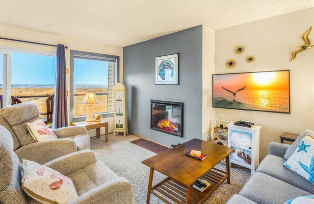 Waterfront Condo in Stunning Location