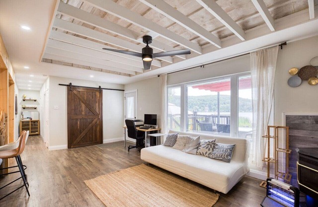 Waterfront Cottage w/Swim Spa, BBQ, & Boat Dock