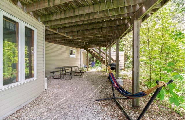 Waterfront Cottage - Lower Unit - 2 Bedroom - Private Beach