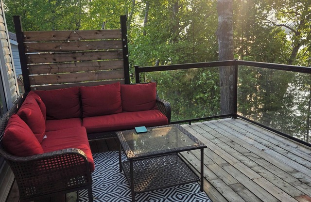 Waterfront Cottage in Plaisance National Park - Pet Friendly