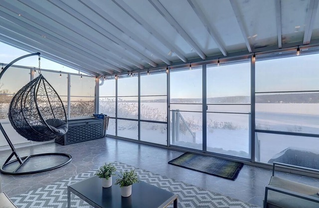 Waterfront cottage - Lac Magog