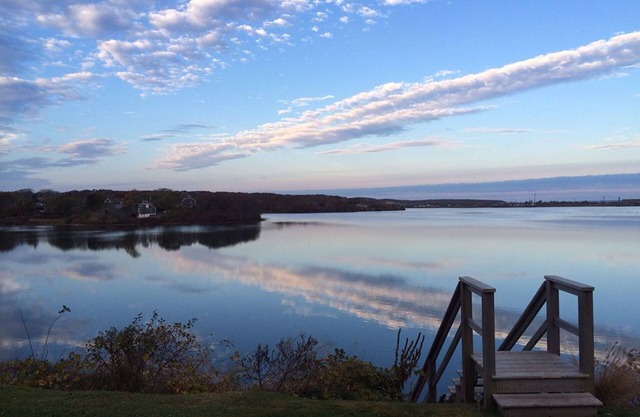 Waterfront Cottage Perfection