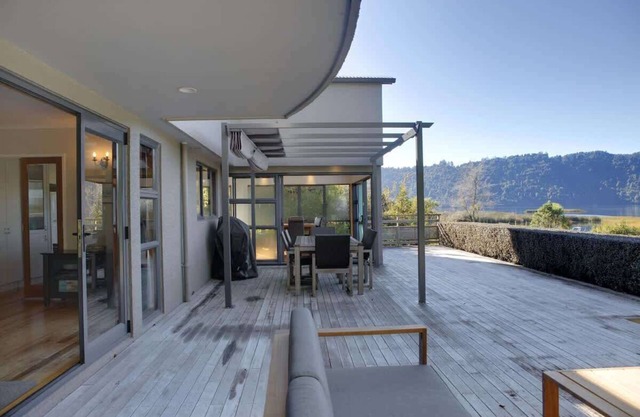 Waterfront Escape | Lake Okareka Waterfront Living