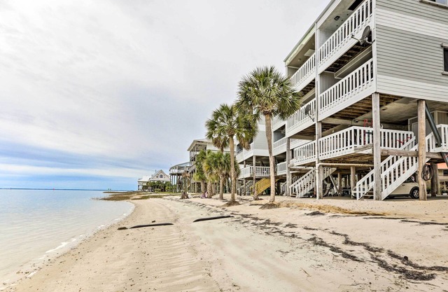Waterfront Escape w/Balcony on Shell Point Beach!