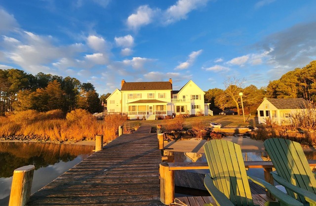 Waterfront Family Retreat with Pool on 7+ acres!