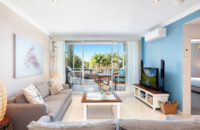 Waterfront Getaway - Bluey's Beach House