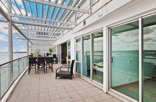 Waterfront Highview Apartment - Princes Wharf