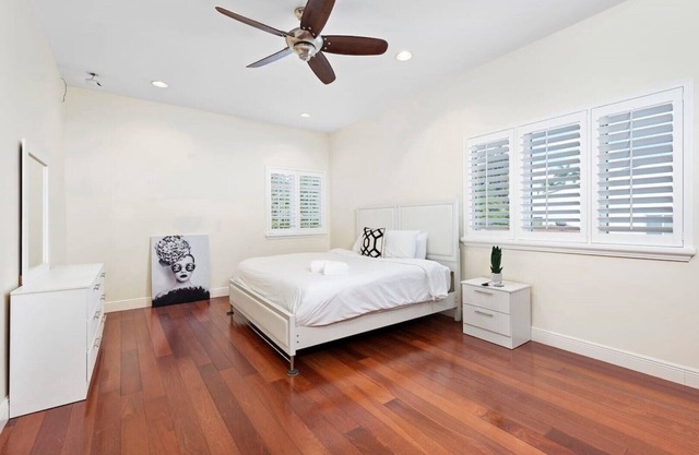 Waterfront Hollywood 5BR Villa w/Theater & More
