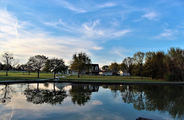 Waterfront Home -9 bedrooms, large patio. On Richland Chambers Lake-Corsicana TX