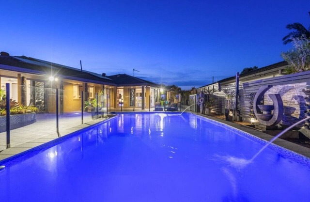 Waterfront home close to Surfers Paradise