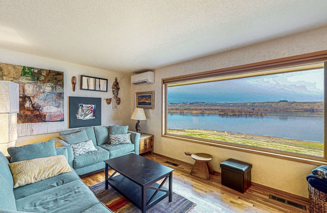 Waterfront home on the Columbia River