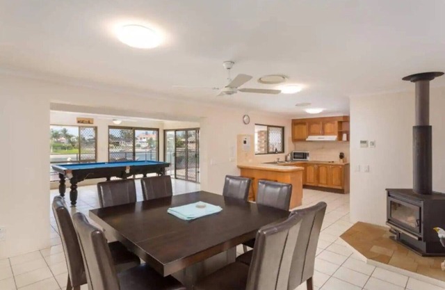 Waterfront home- Perfect for the Family
