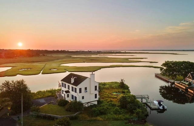 Waterfront Home with Dock! Amazing Views! Close To Beaches!