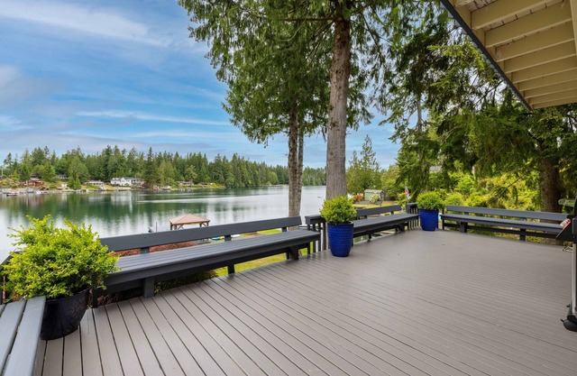 Waterfront home with Private Dock, Lake Toys, EV Charger at Lost Lake